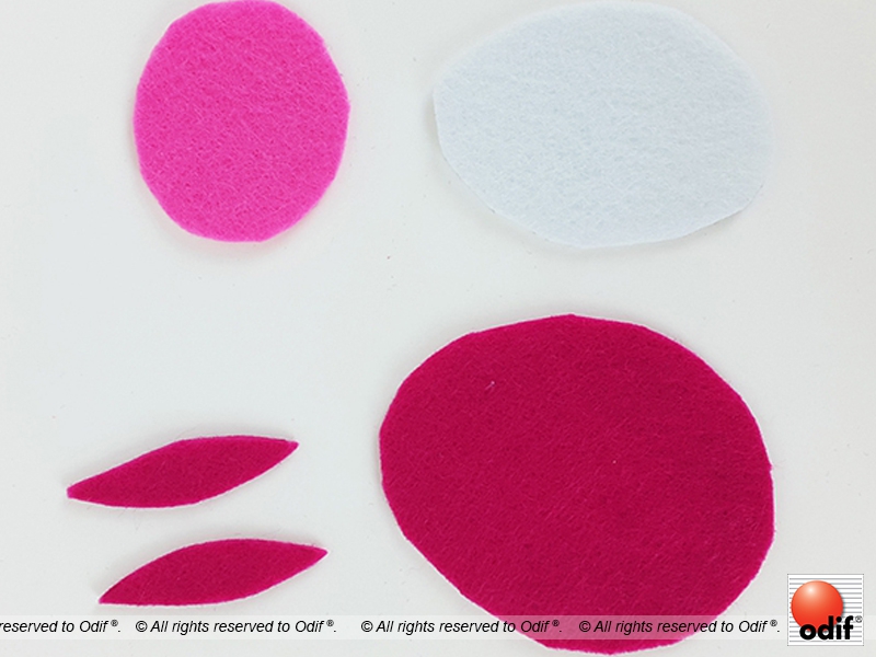 Draw and cut the rabbit shape