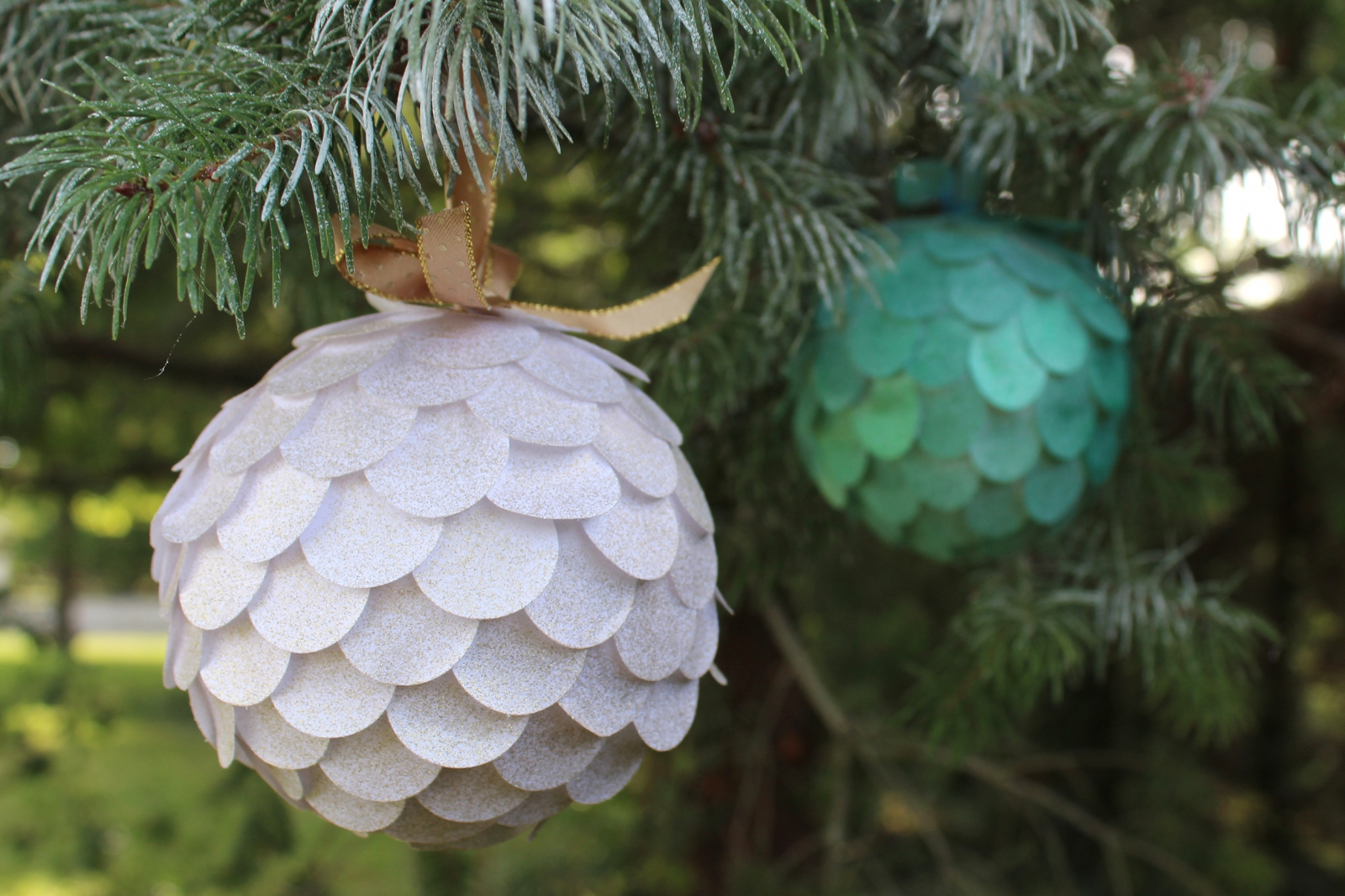 Photo : DIY - Paper Christmas Balls