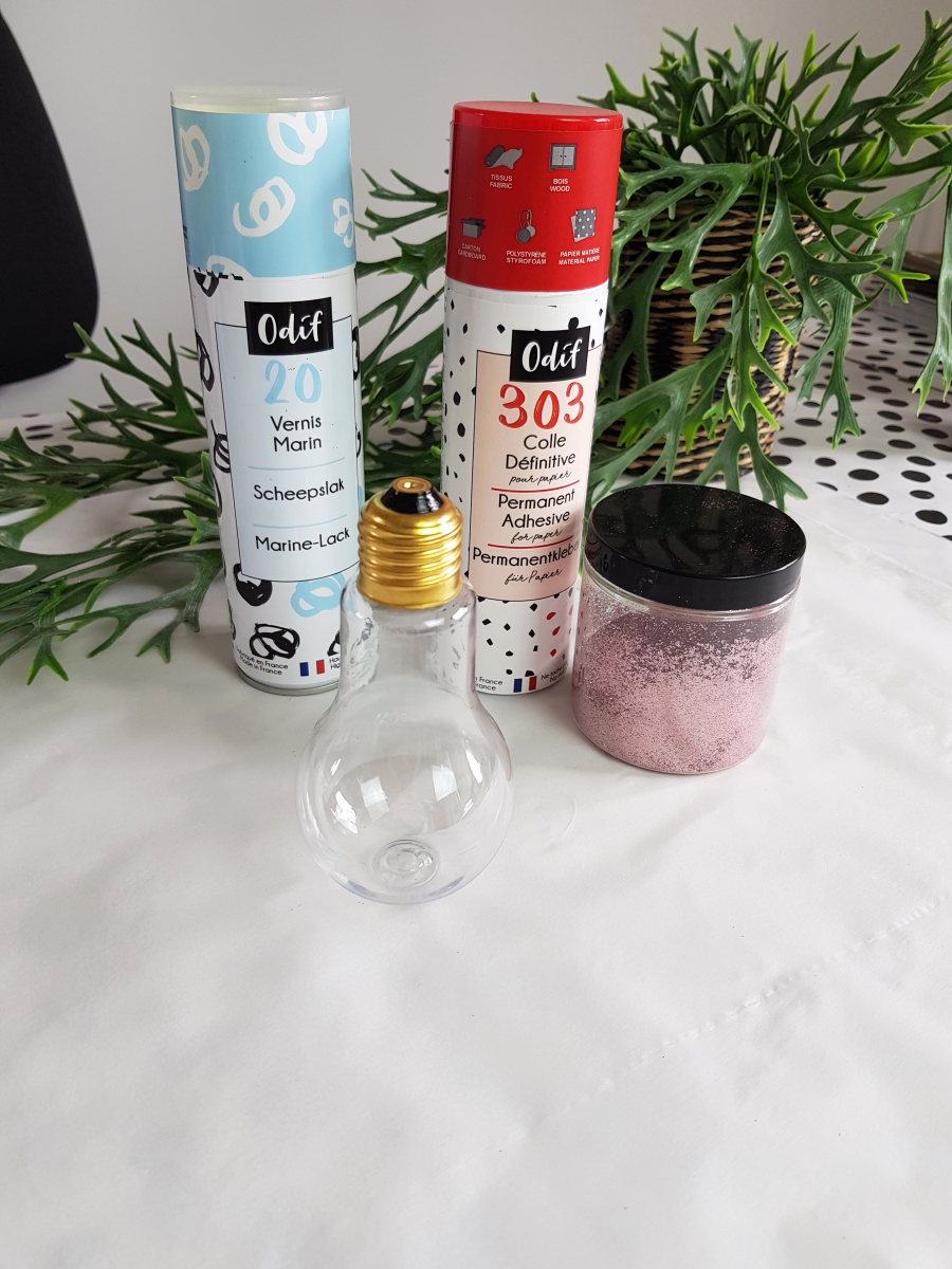 Material : DIY - Glittery bulb